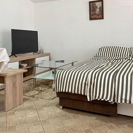Pahert Beach Apartment Vir Exterior foto